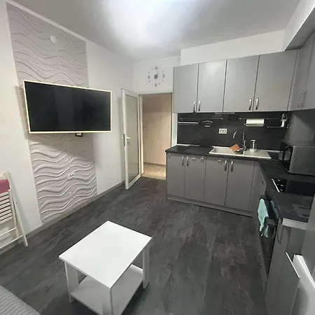 Нощувки Шумен Apartament *